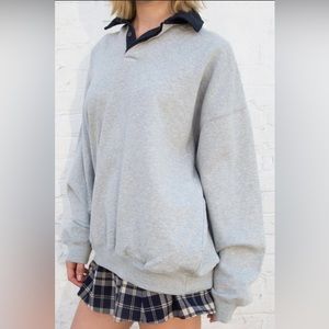 Brandy Melville Archer Colored Collar Sweatshirt